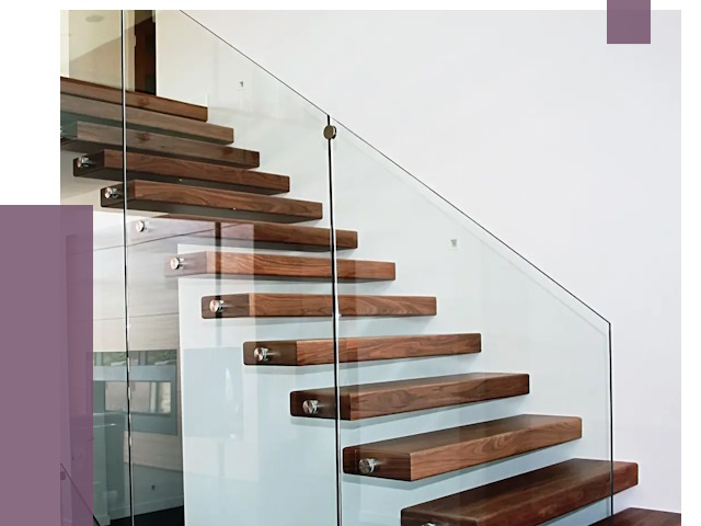 Стеклянные перила для лестницы в Пятигорске от 14896 руб.