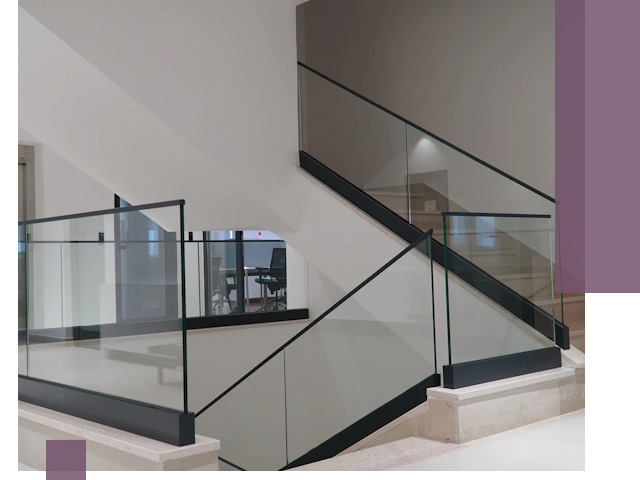 Стеклянные перила премиум-класса с установкой в Пятигорске